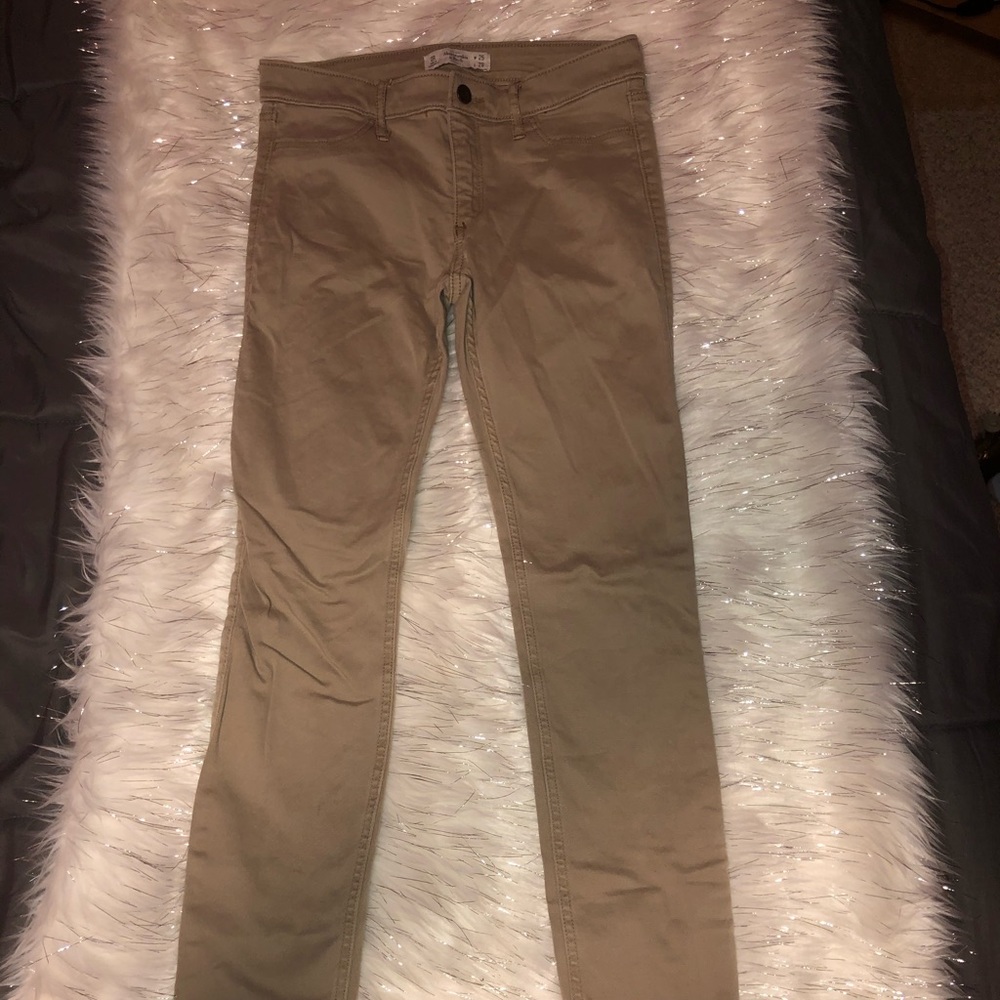 Khaki Abercrombie & Fitch skinny jeans